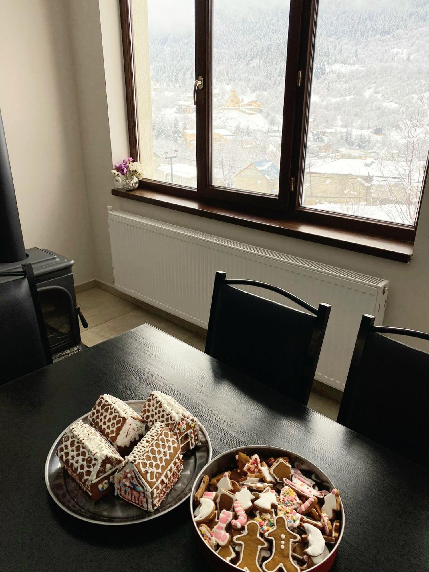 Roza'S Guest House メスティア エクステリア 写真