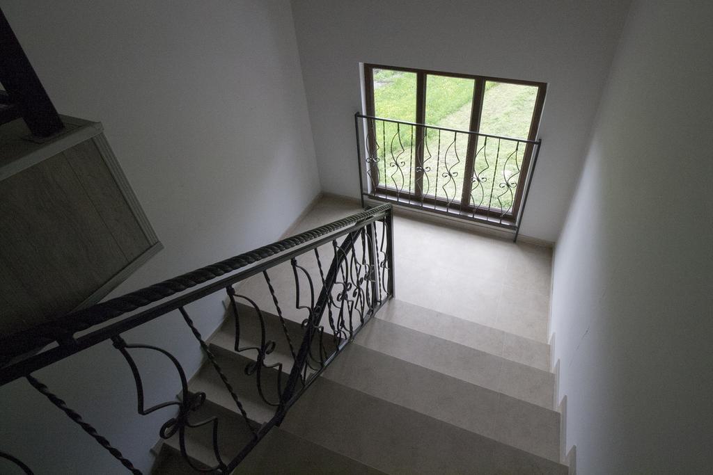 Roza'S Guest House メスティア エクステリア 写真