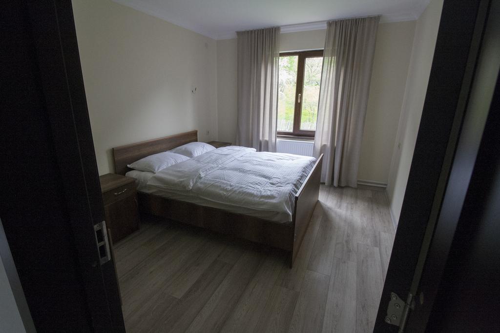 Roza'S Guest House メスティア エクステリア 写真